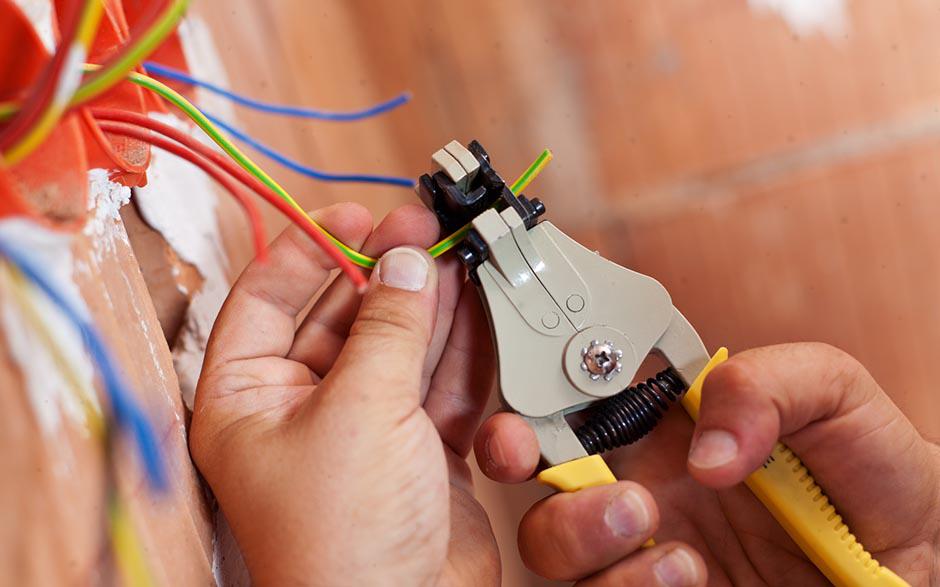 cherche électricien pas cher Paris 10